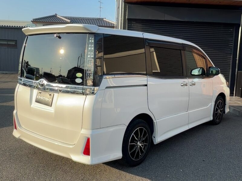 ヴォクシー ZS