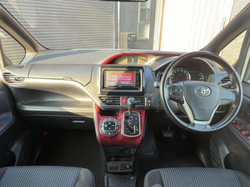 ヴォクシー ZS