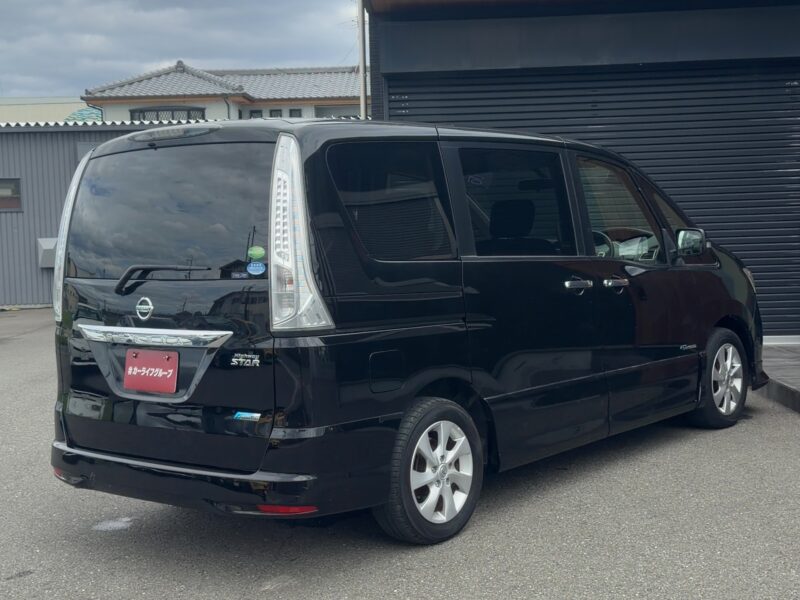セレナ ハイウェイスター S-HV エアロモード