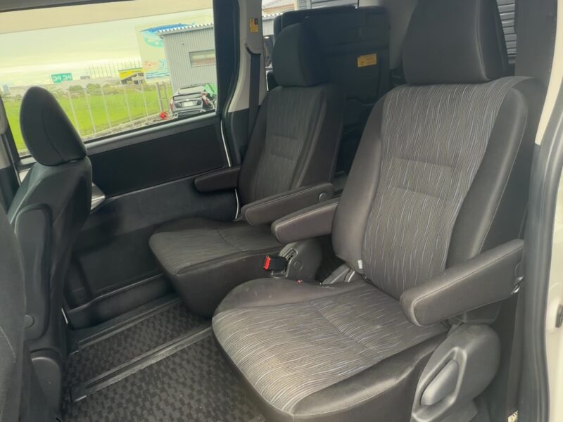 ヴォクシー ZS煌 【ユーザー買取車両】