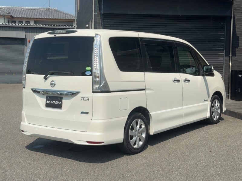 セレナ ハイウェイスター S-ハイブリッド Vセレクション