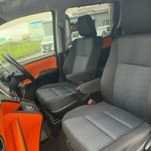 ヴォクシー　ZS