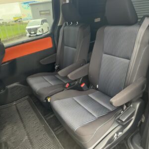 ヴォクシー　ZS