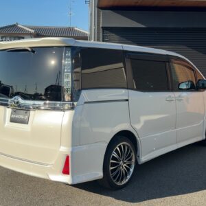 ヴォクシー　ZS