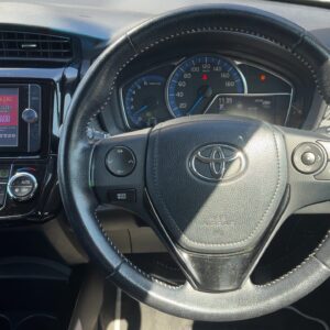 トヨタ カローラフィールダー ハイブリッドGエアロツアラーW×B【総合評価優良車】