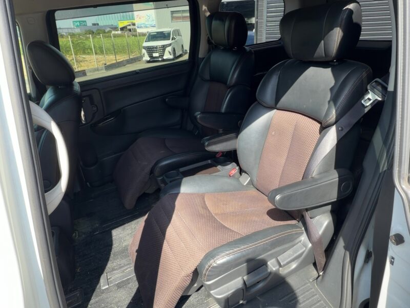 エルグランド エルグランド 250ハイウェイスター アーバンクロム【総合評価優良車】