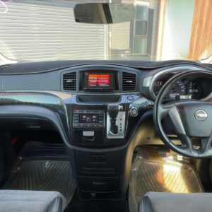 エルグランド ライダー クロクロスシート ~8人乗りタイプ~【総合評価優良車】