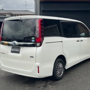 エスクァイア　ハイブリッドGi